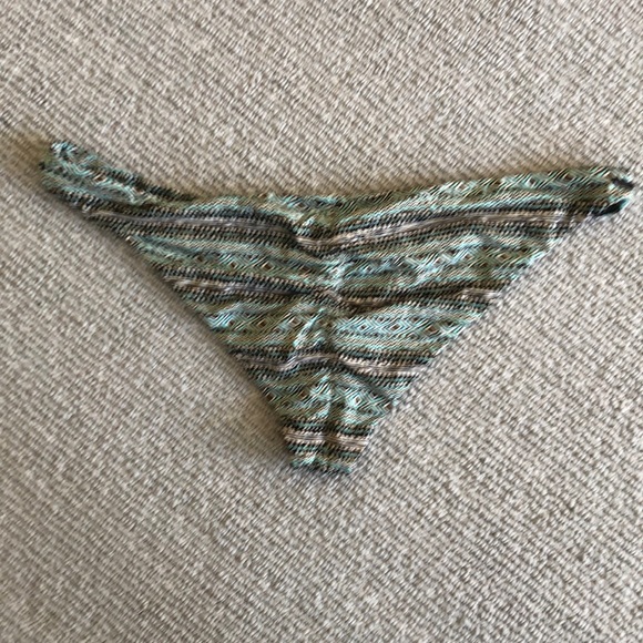 Volcom Bathing Suit Bottom Size L - Picture 2 of 3